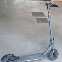 Monopattino elettrico 25km/h