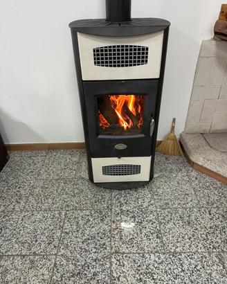 Stufa a legna 13 kw