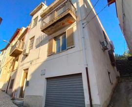 Interessante casa di tre piani a Dorgali