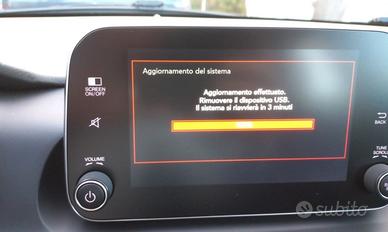 Aggiornamento Firmware UConnect 7" 8.4" Fiat Jeep