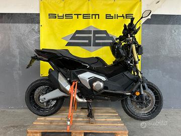 HONDA X-ADV 750 INCIDENTATA CRASHED BIKE