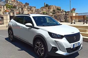 Peugeot 2008 BlueHDi 110 S&S Allure Pack