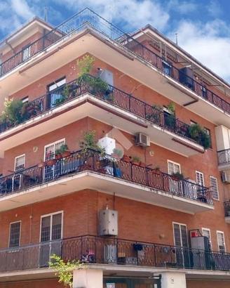 4 LOCALI A ROMA