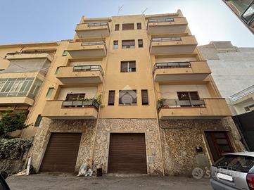 3 LOCALI A REGGIO DI CALABRIA