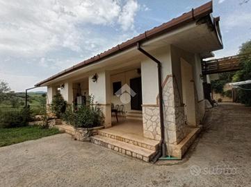VILLA SINGOLA A OLEVANO ROMANO