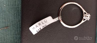 anello femminile con diamante marlù