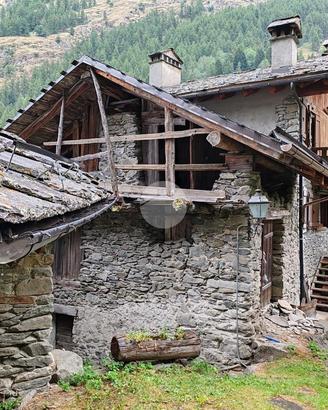 CASA SEMINDIPENDENTE A VALSAVARENCHE