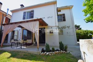 Casa semi-indipendente con corte privata