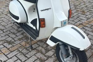 Vespa P 200 E