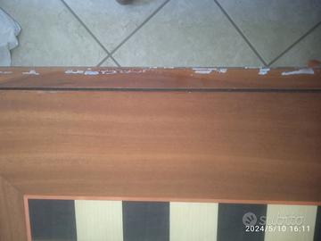 Tavolino da gioco intarsiato in radica