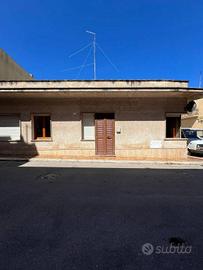 Appartamento di 160 m² con più di 5 locali e box a