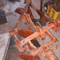 aratro a tre vomeri prendo permute agricole o moto