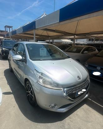 PEUGEOT 208 1,4 DIESEL AUTOMATICA!