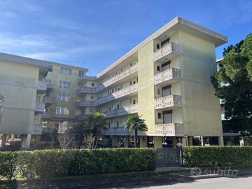 Monolocale moderno con terrazzo vista mare e posto