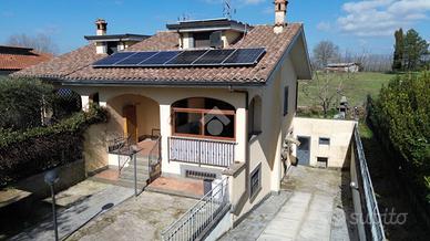 VILLA A SCHIERA D'ANGOLO A LABICO