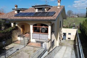 VILLA A SCHIERA A LABICO