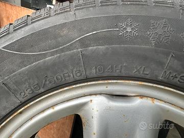 4 cerche completi di pneumatici 235/60-R16
