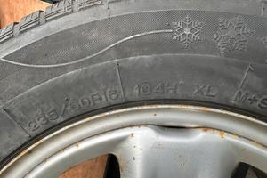 4 cerche completi di pneumatici 235/60-R16