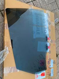 vetro posteriore destro Suzuki Baleno 