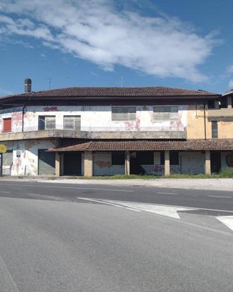 Stabile/Edifico/Palazzo - Faedis