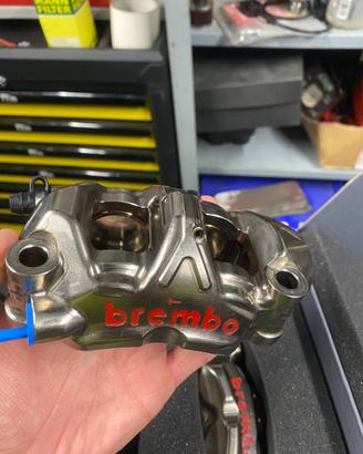 PINZE FRENO RADIALI BREMBO RACING 108MM MONOBLOCCO