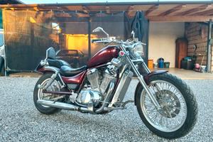 Suzuki Intruder vs 750