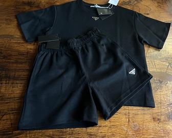 Set maglia e pantaloncino nera