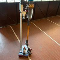 Dyson v15 con piantana