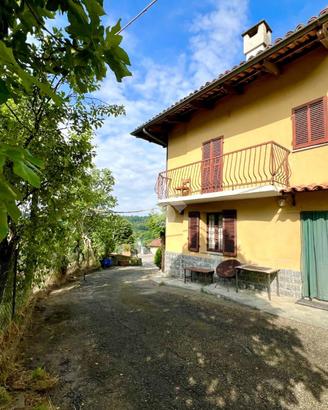 CASA SEMINDIPENDENTE A CAPRIGLIO