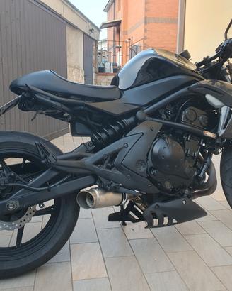 Moto Kawasaki ER6F - CafeRacer