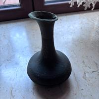 Vasetto antico in metallo