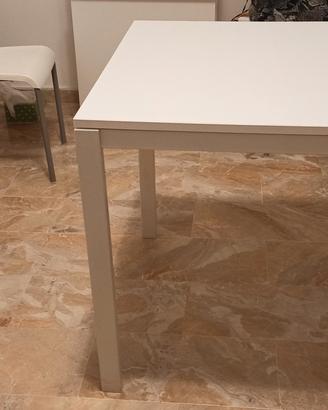 tavolo quadrato ikea