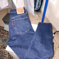 jeans Levis modello skinny vita alta 