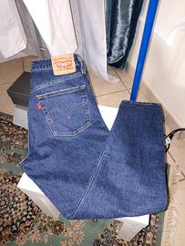 jeans Levis modello skinny vita alta 