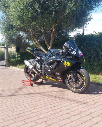 suzuki gsxr750 k7 pronto pista