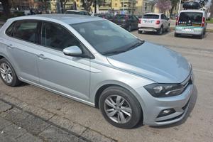 Volkswagen polo 
1.0  benzina metano tgi
Originale