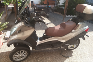 Piaggio MP3 300