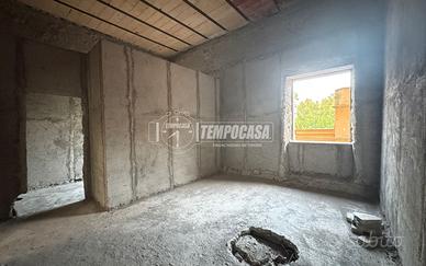 SOLUZIONE DA RISTRUTTURARE - IDEALE INVESTIMENTO