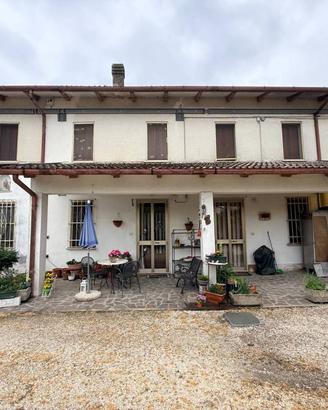Villa di 376 m² con più di 5 locali e box auto a P