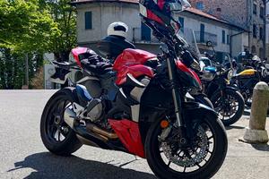 Ducati StreetFighter V2