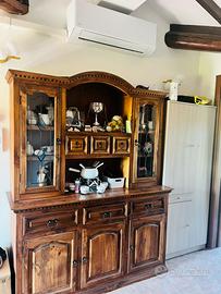 Credenza  in masello con antine in vetro