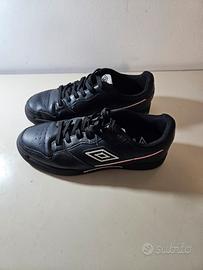 scarpe nere umbro