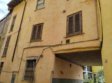 Immobile in asta di 100 m² con 5 locali a Malnate