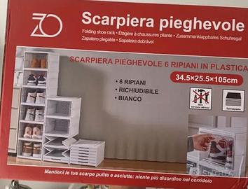 Scarpiera pieghevole in plastica.