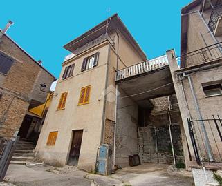 2 LOCALI A PIGLIO