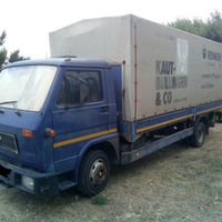 Autocarro centinato con sponda idraulica Man 8.150