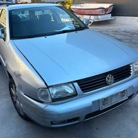 VOLKSWAGEN POLO per ricambi usati