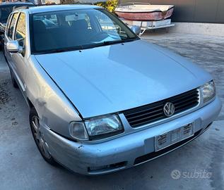 VOLKSWAGEN POLO per ricambi usati