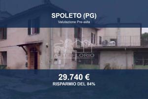 Immobile in asta di 244 m² con box auto a Spoleto