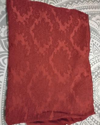 Copriletto rosso damascato